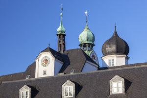 Türme des Mittertor und der Kirche St. Nikolaus in der Altstadt von Rosenheim, Oberbayern, Bayern, Süddeutschland, Deutschland, Mitteleuropa, Europa Türme des Mittertor und der Kirche St. Nikolaus in der Altstadt von Rosenheim, Oberbayern, Bayern, Süddeutschland, Deutschland, Mitteleuropa, Europa